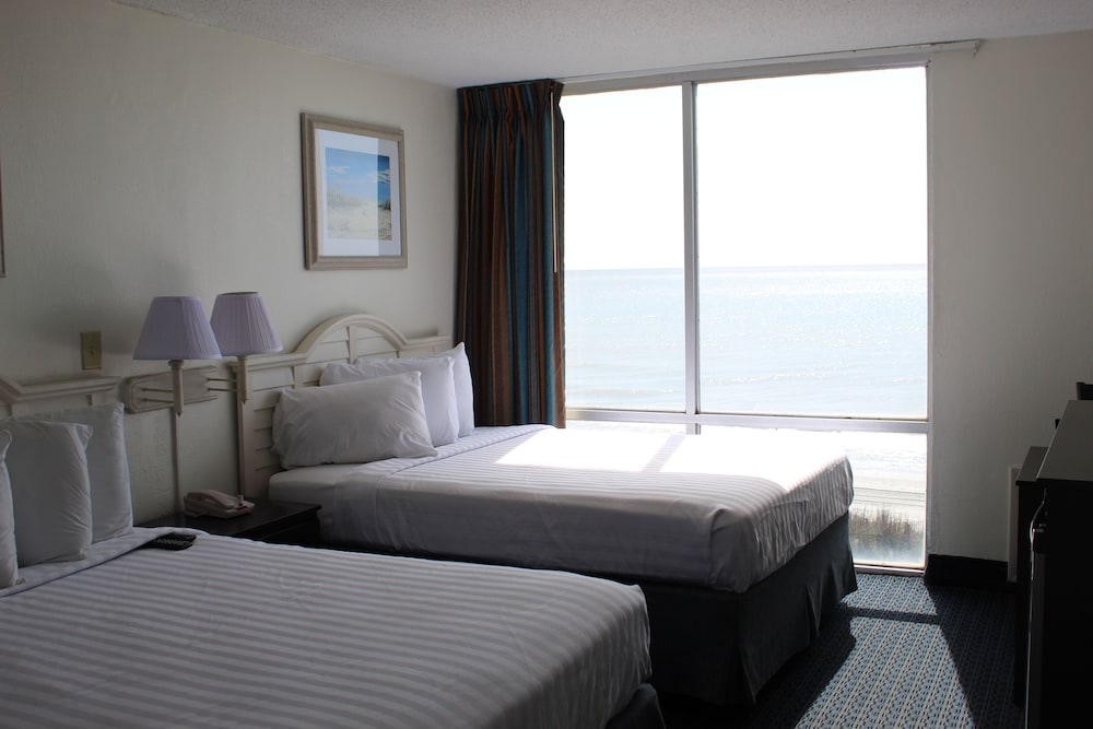 Economy Single Room, 2 Queen Beds, Beach View, Oceanfront