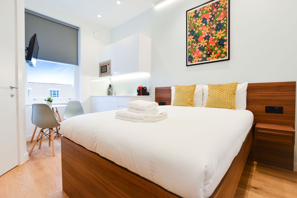 Small Studio Apartment photo 2