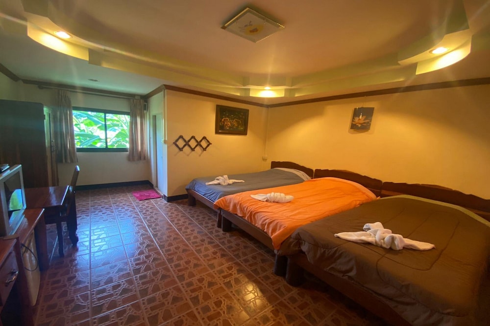 Deluxe Triple Room photo 3