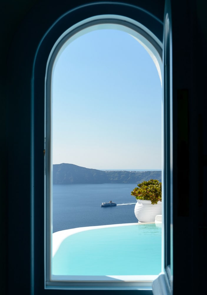 Honeymoon Suite - Photo 16