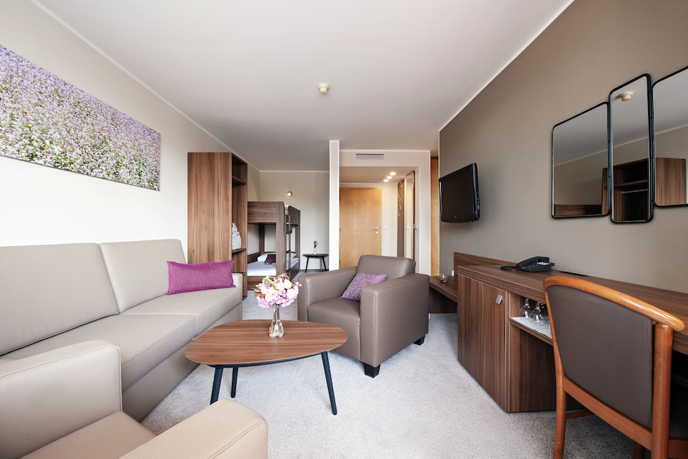 Suite - Photo 3