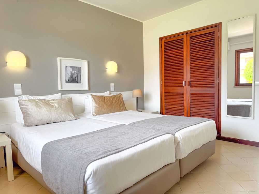 Family Apartment, 2 Bedrooms, Pool View