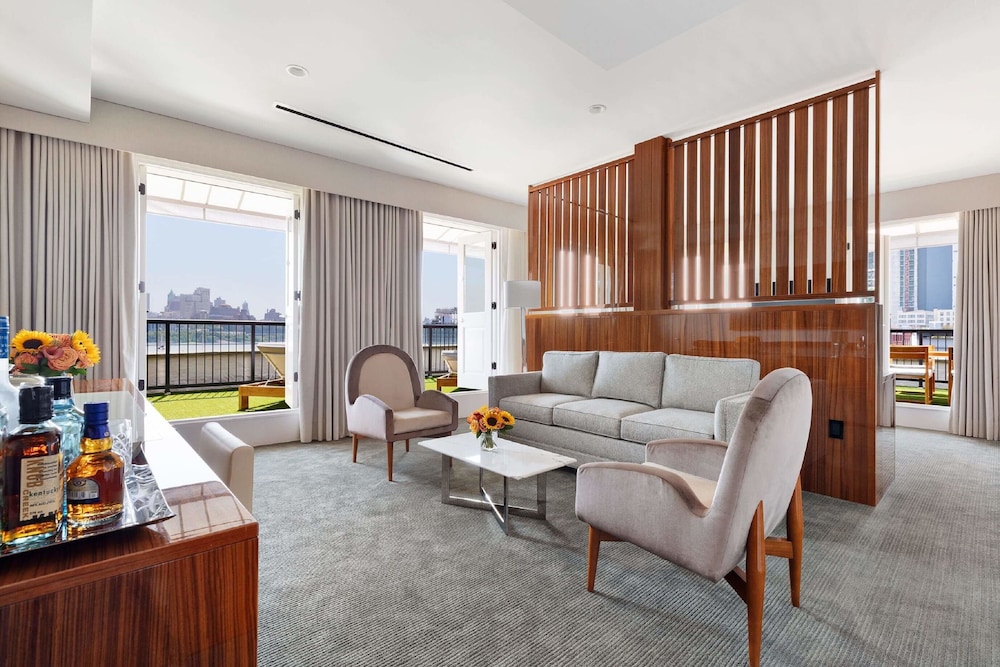 Suite, Terrace (Brooklyn Bridge)