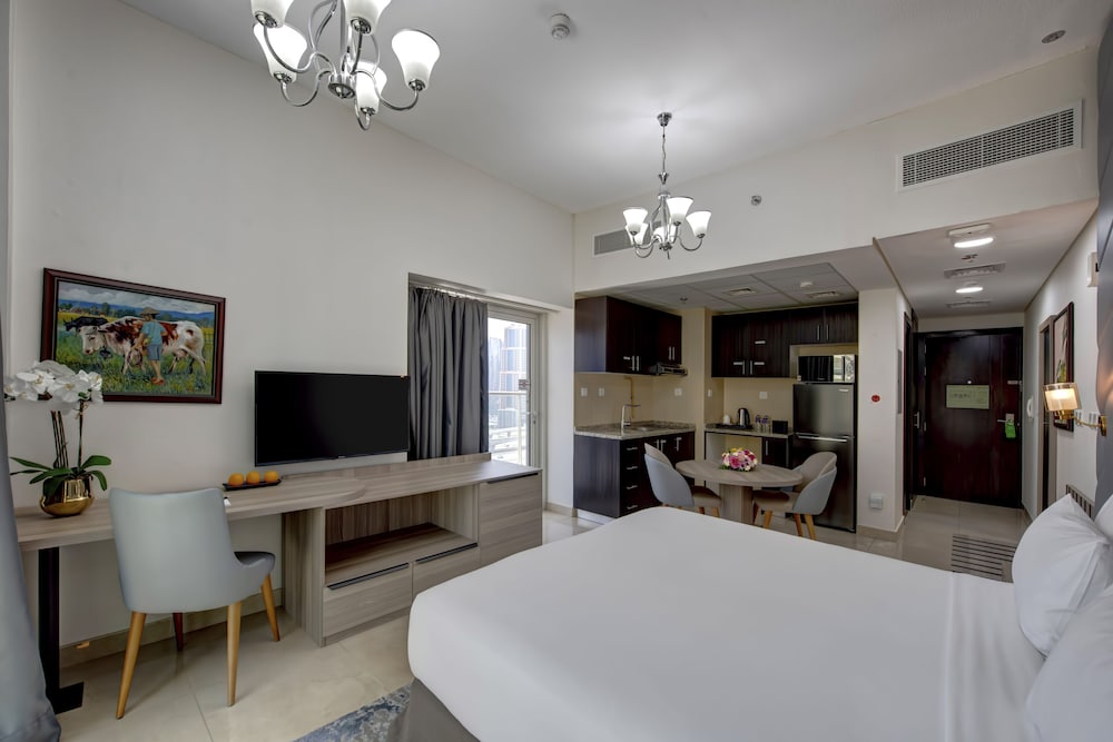Premium Studio With Marina View & Balcony photo 2