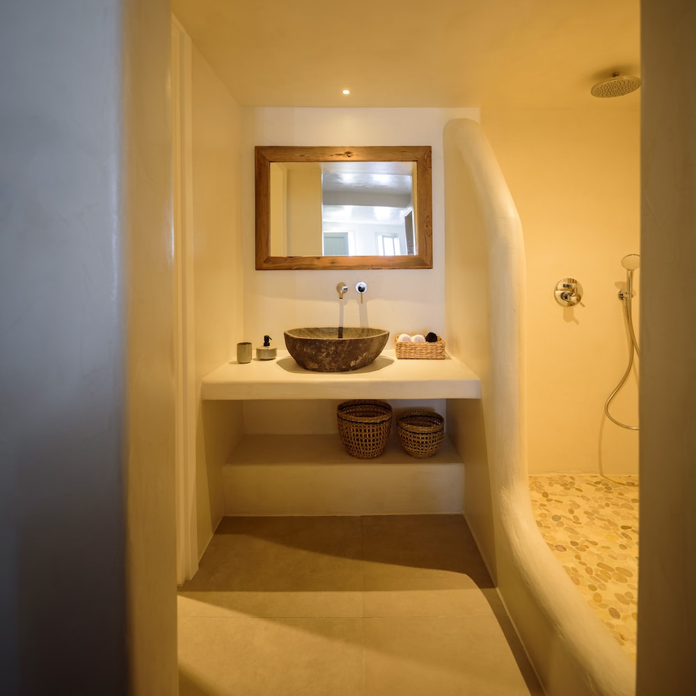 Deluxe Triple Room - Photo 11