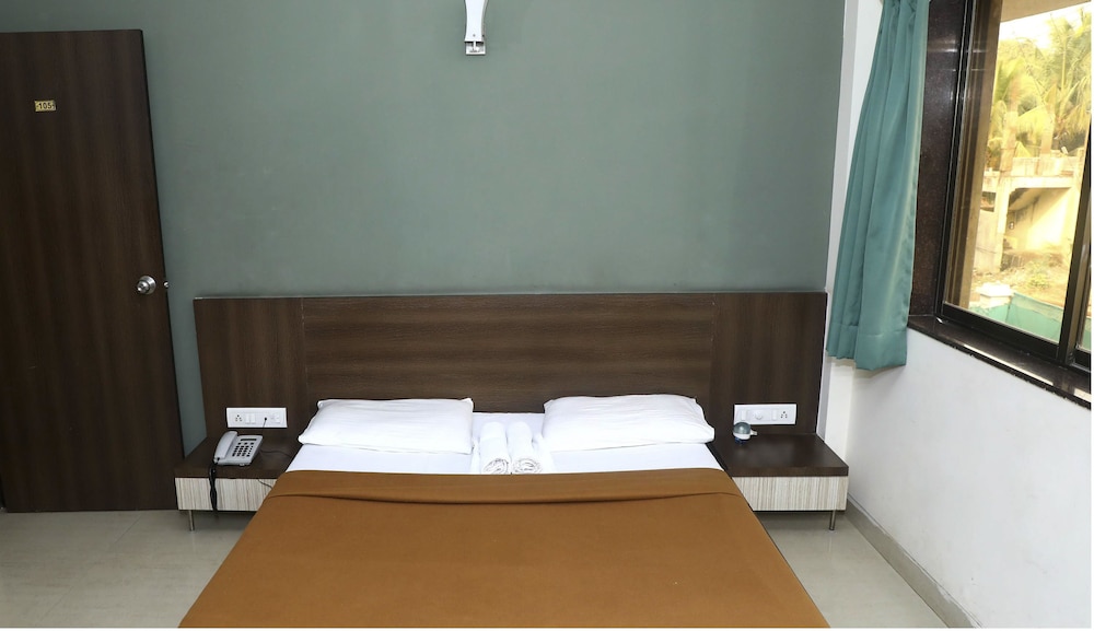 Deluxe Room - Photo 2