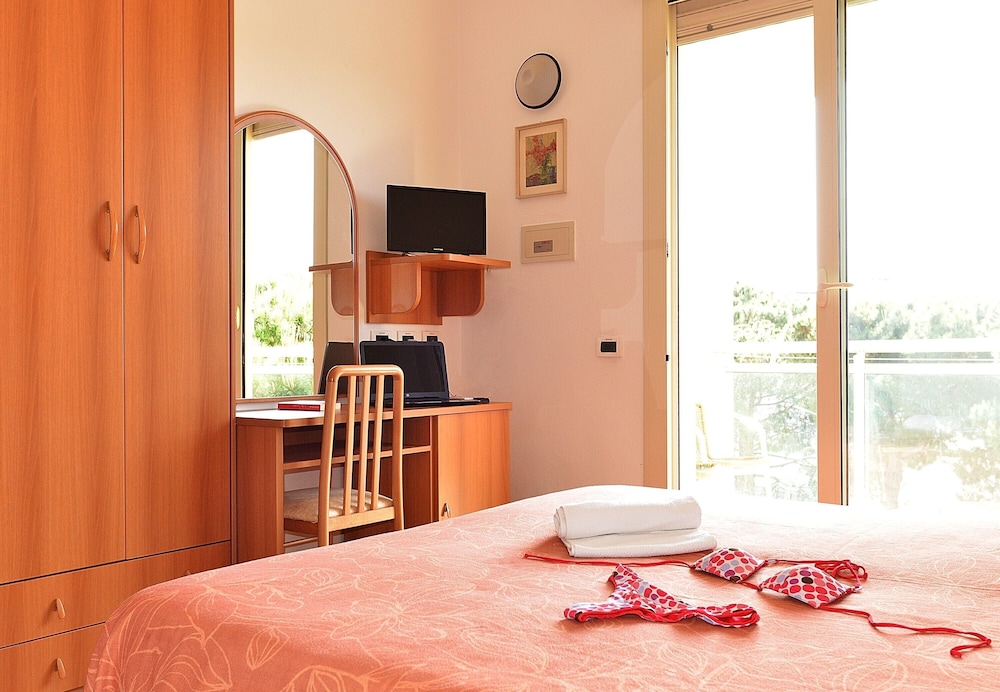 Basic Double Room