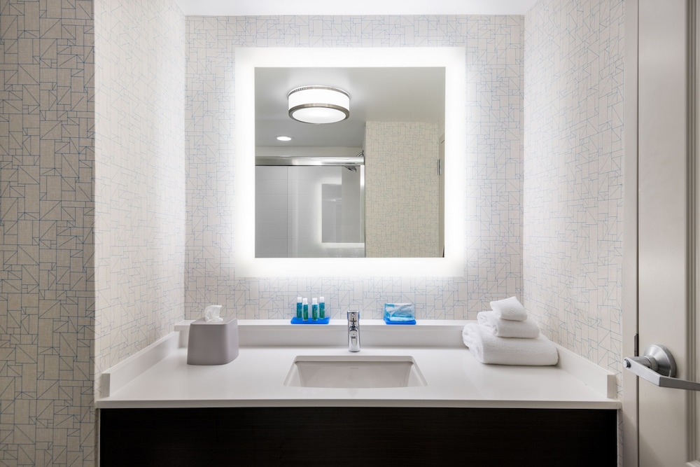 Standard Room, 2 Queen Beds, Accessible (Communications, Mobility, Access Tub) - Photo 6