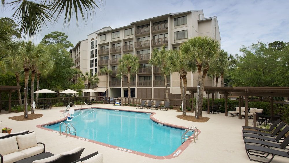 Standard Room, 1 King Bed, Pool View (Walk-In Shower)