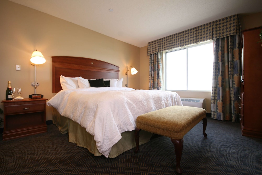 Suite, 1 King Bed, Jetted Tub - Photo 1