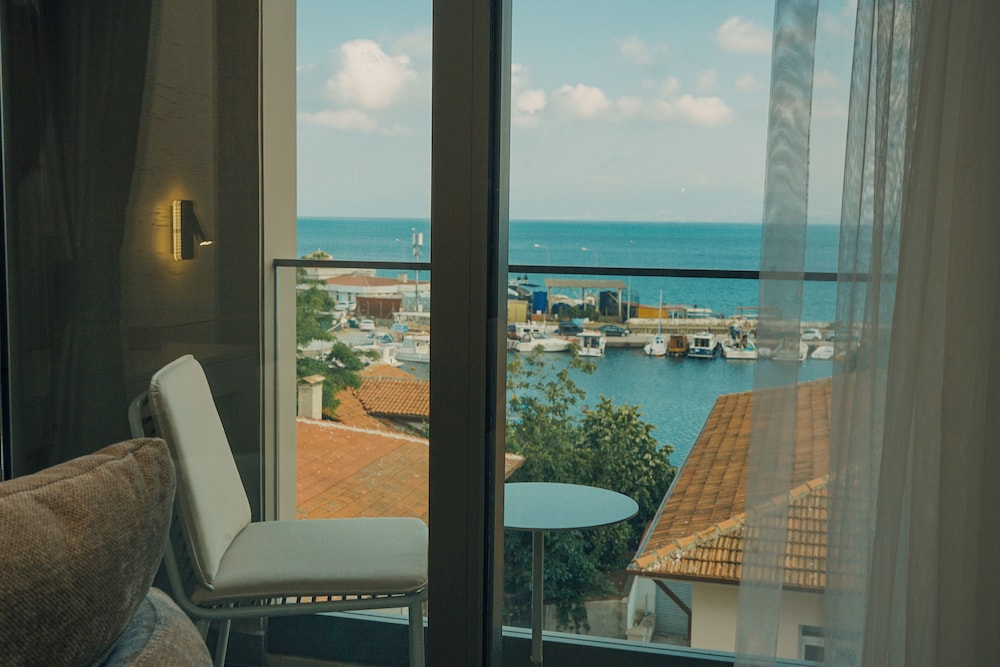 Family Room, 1 Double Bed, Smoking, Sea View photo 3