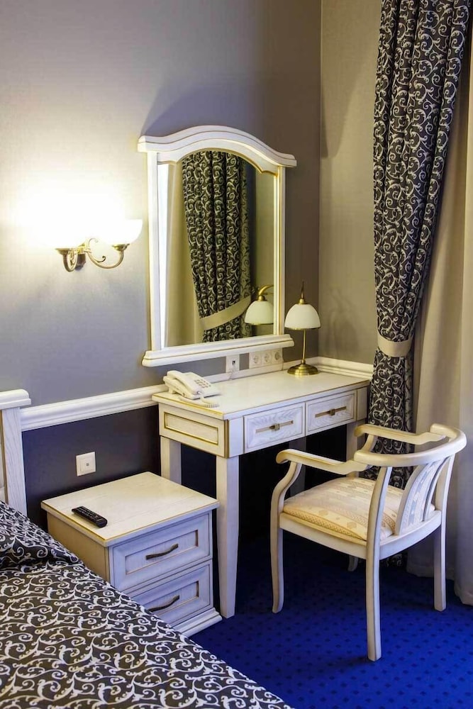 Comfort Suite (With Extra Sofa Bed) photo 3