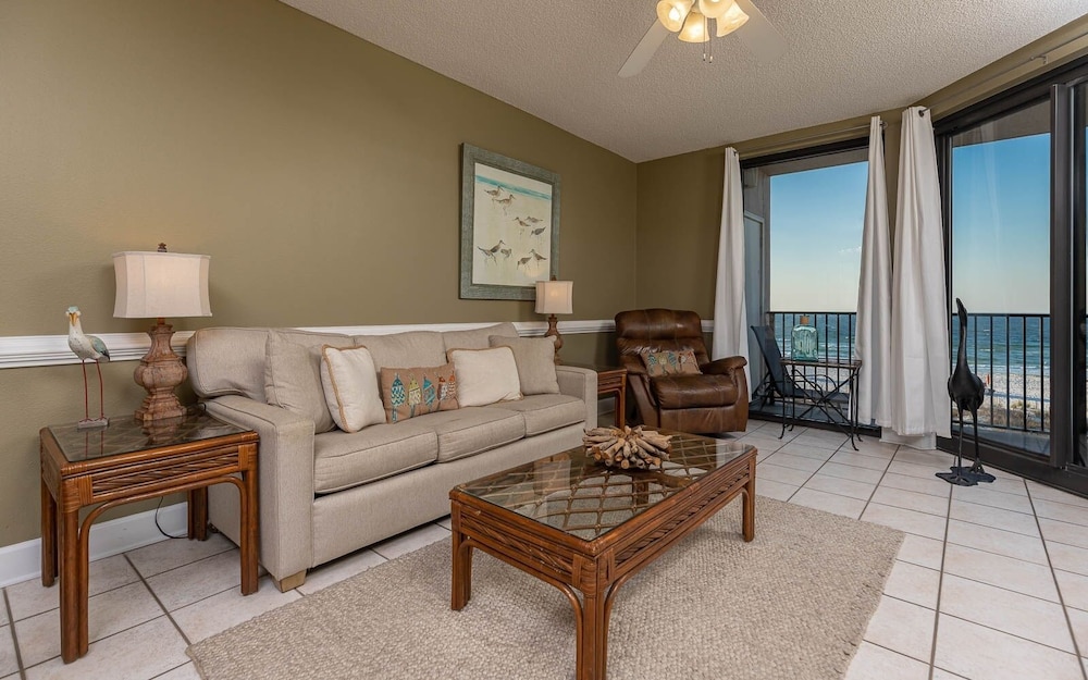 Condo, 2 Bedrooms