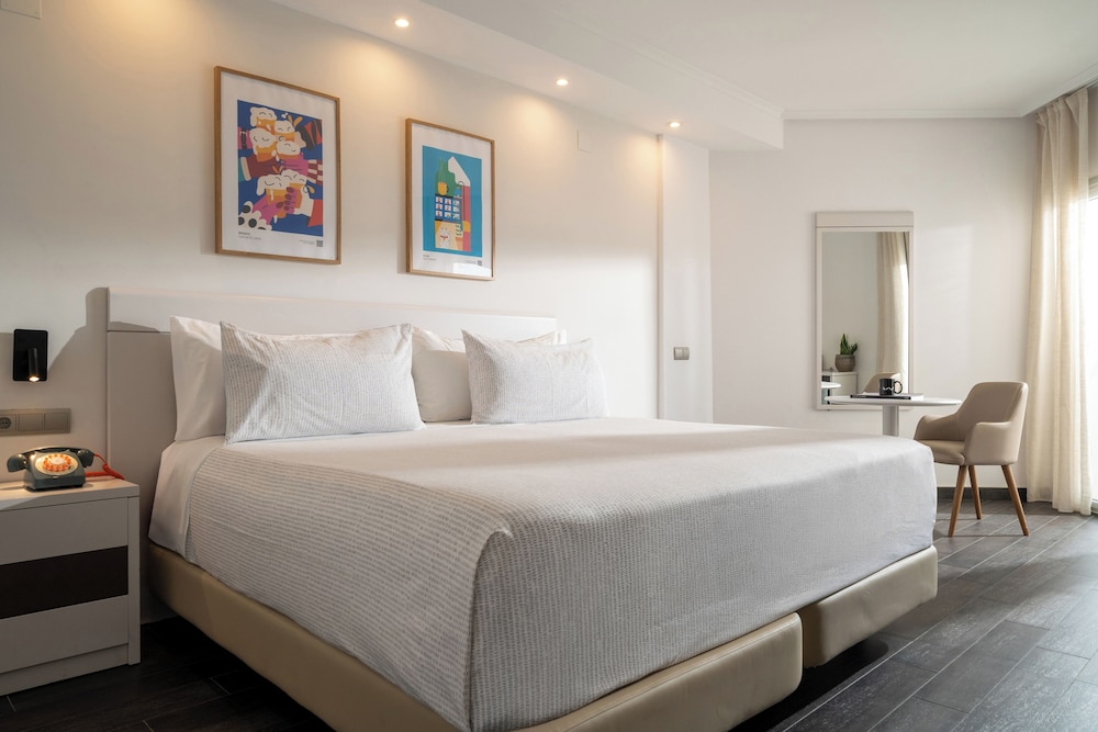 The Innside Connecting Room Harbour View (2+4)