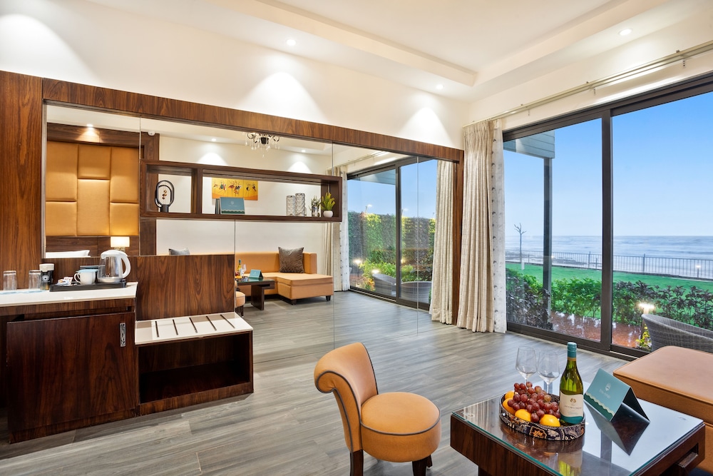 Luxury Double Room, 1 King Bed photo 2