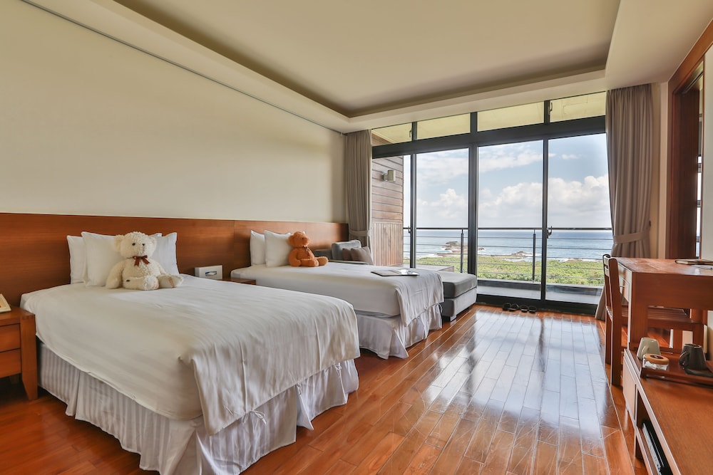 Superior Double Room, 1 Double or 2 Twin Beds, Ocean View photo 1