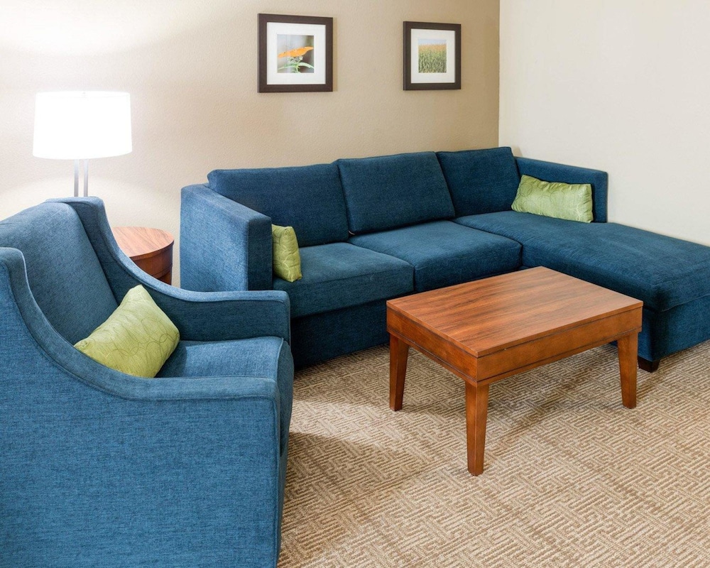 Extra Wide King Suite with Sofa Bed, Non-Smoking