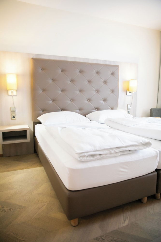 Business Double or Twin Room (air conditioning) - Photo 7