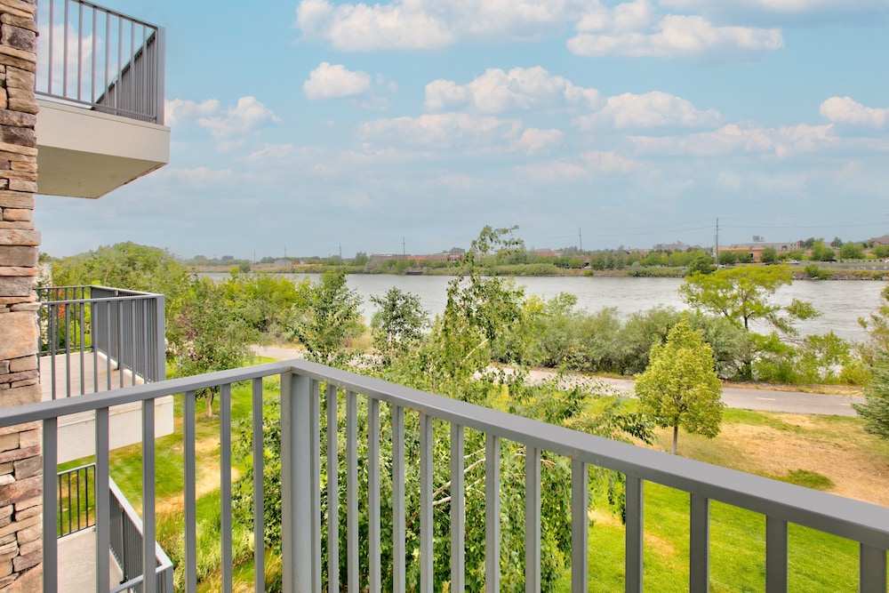 Suite, 1 Bedroom, Balcony - Photo 3