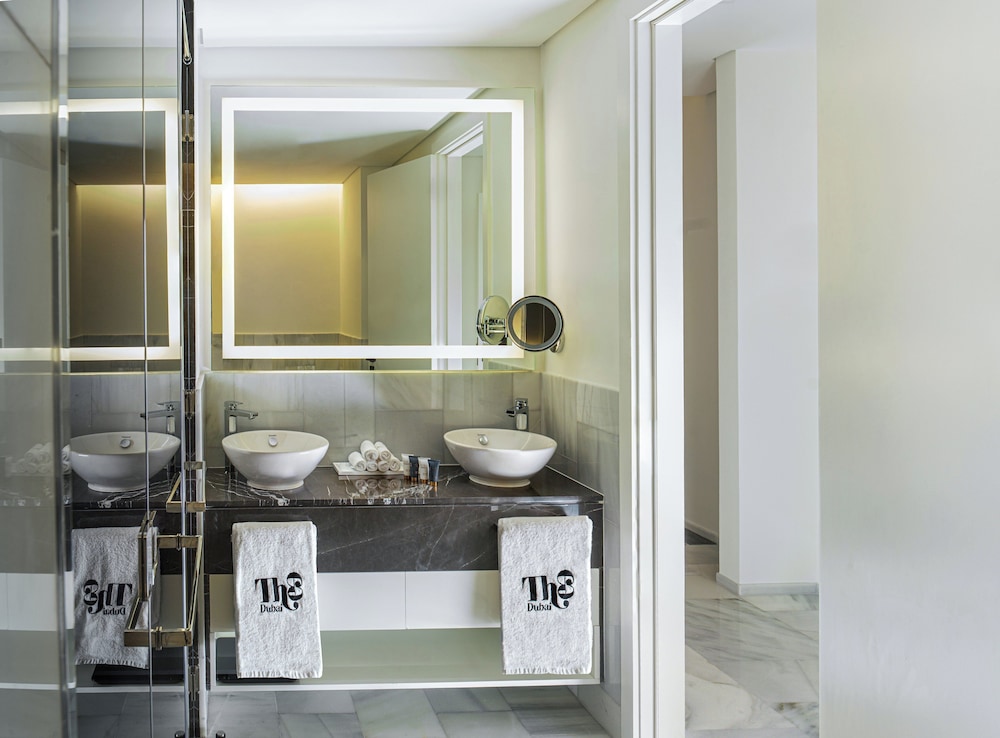 Infinity Suite Butler Service Rooftop Access thumbnail 6