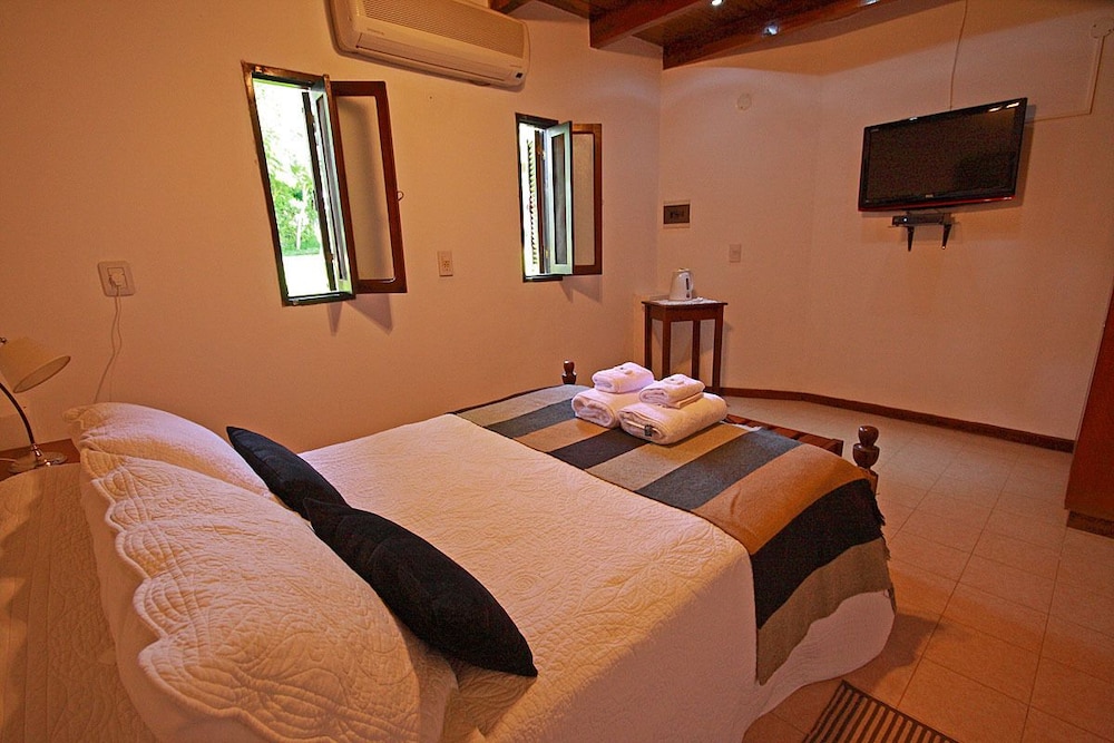 Family Room, Multiple Beds photo 1
