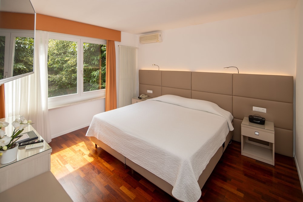 Overview Suite, Balcony, Lake View
