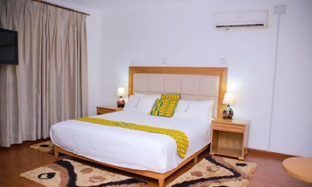 Deluxe Studio, 1 Bedroom photo 1