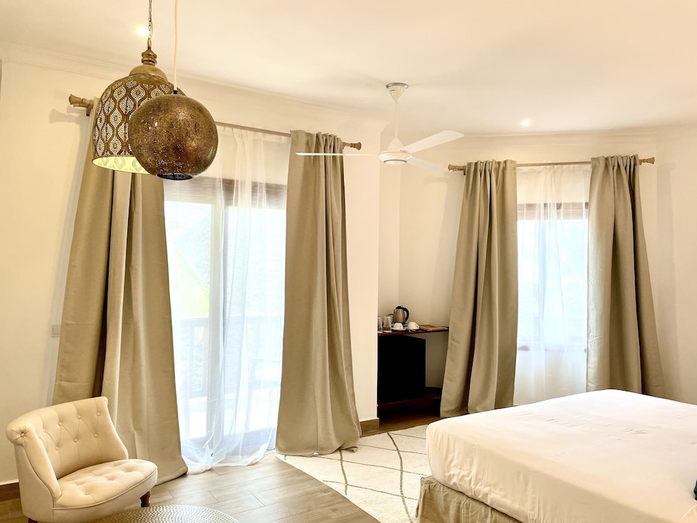 Deluxe Room, Ocean View - Photo 3