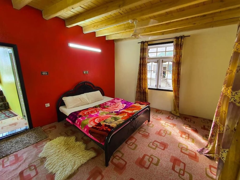 Room photo 2