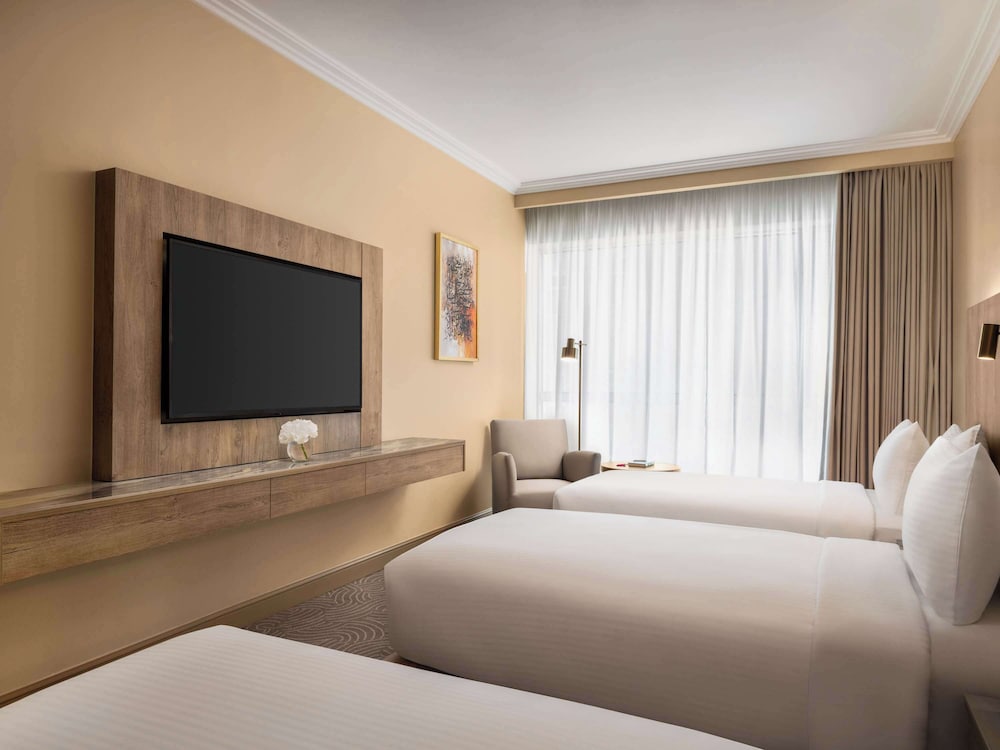 Superior Room, 3 Twin Beds, City View - Photo 6
