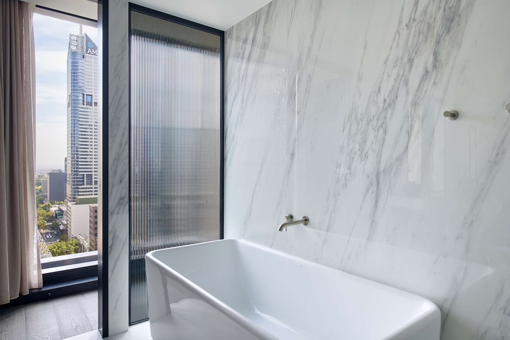 Skyline View Plus King (Weekly Housekeeping) - Photo 8