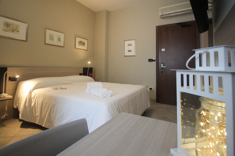 Basic Double Room - Photo 3