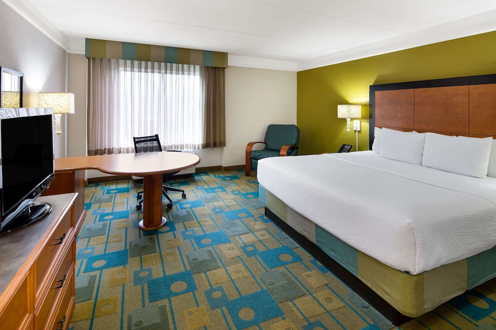 Room, 1 King Bed, Non Smoking - Photo 1