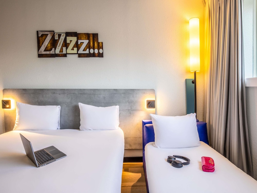 Deluxe Triple Room, 1 Double Bed with Sofa bed photo 3
