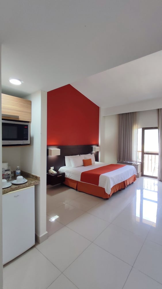 Standard Room, 1 King Bed photo 1