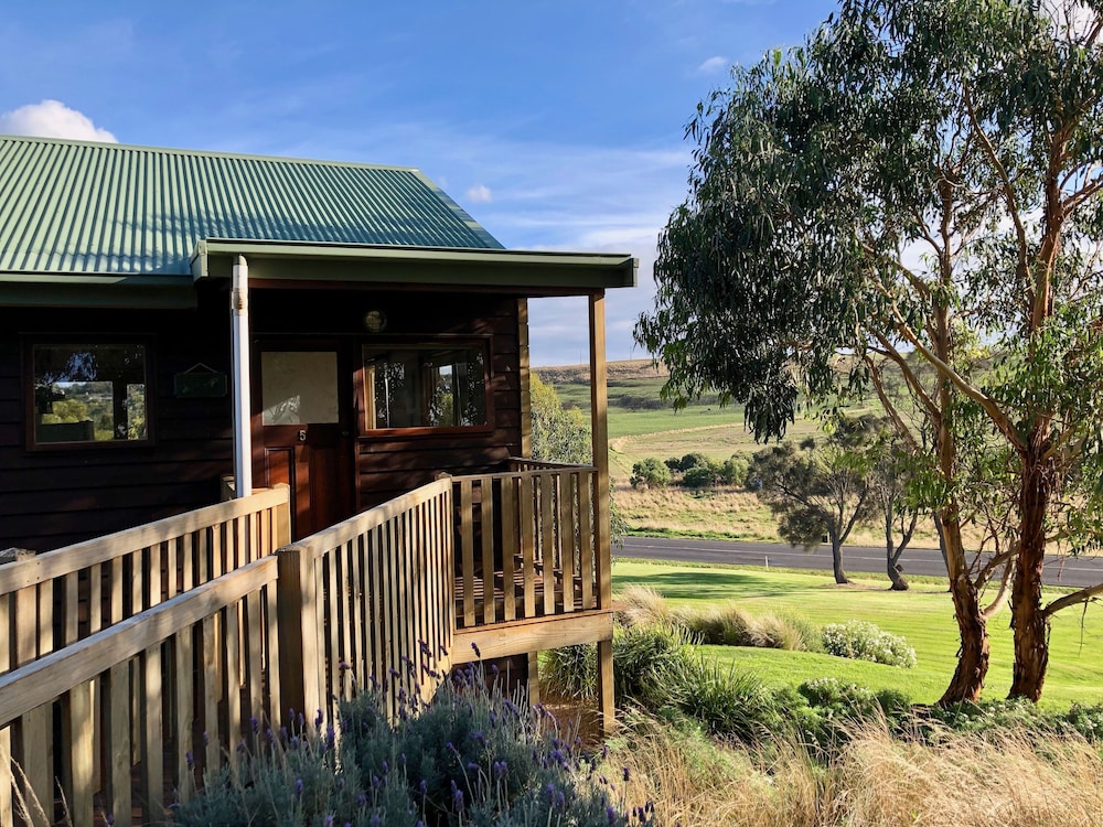 Two Level 2 Bedroom Wattle Cottage with Woodfire