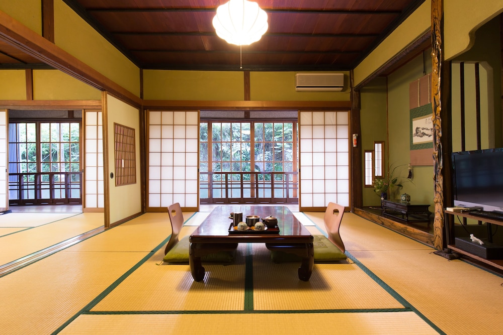 Traditional Room (8 Tatami Mats) photo 3