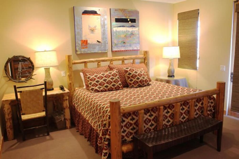 Three-Bedroom Home With Loft photo 1