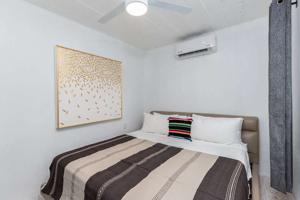 Cuale Condos 1 Bedroom #301 Romantic Zone photo 2