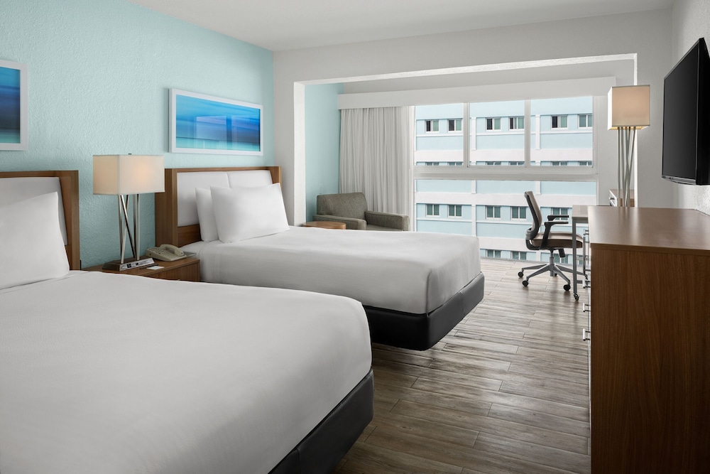 Standard Room, 2 Double Beds photo 2