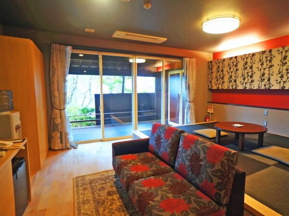 Premium Suite with Private Bathroom (Kunugi) photo 3