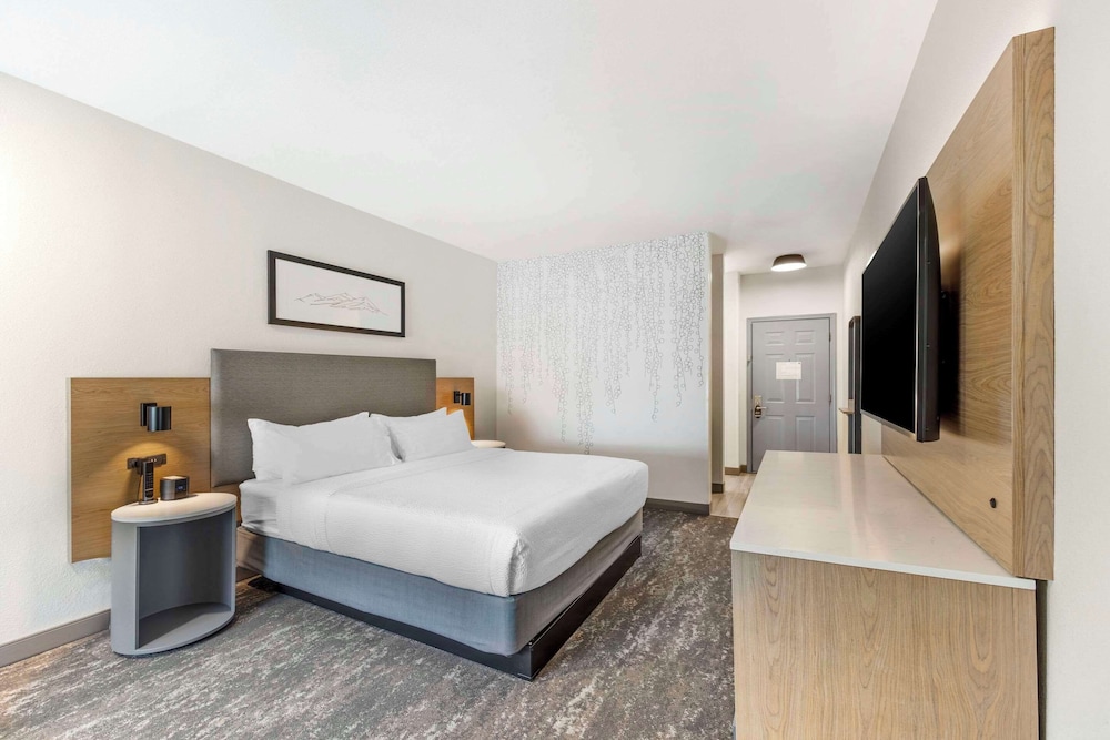 Suite, Multiple Beds, Non Smoking photo 3