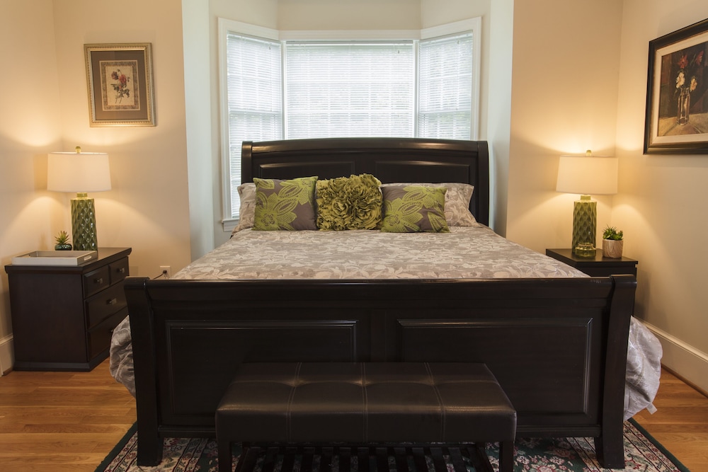 Green Room Suite photo 1