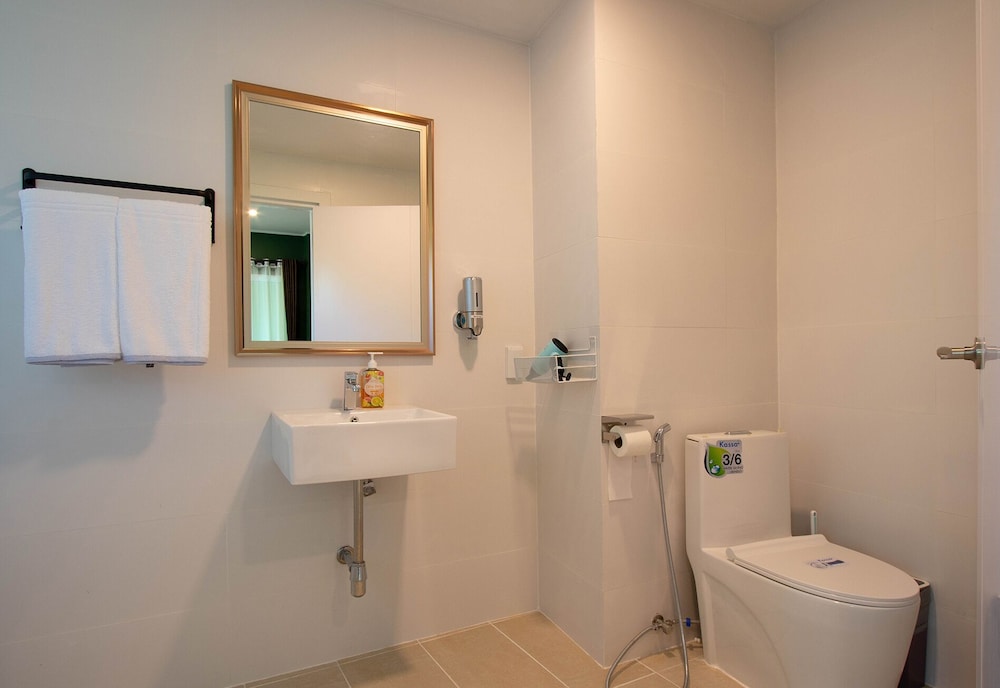 Family Triple Room, Multiple Beds, Non Smoking, Pool Access photo 2