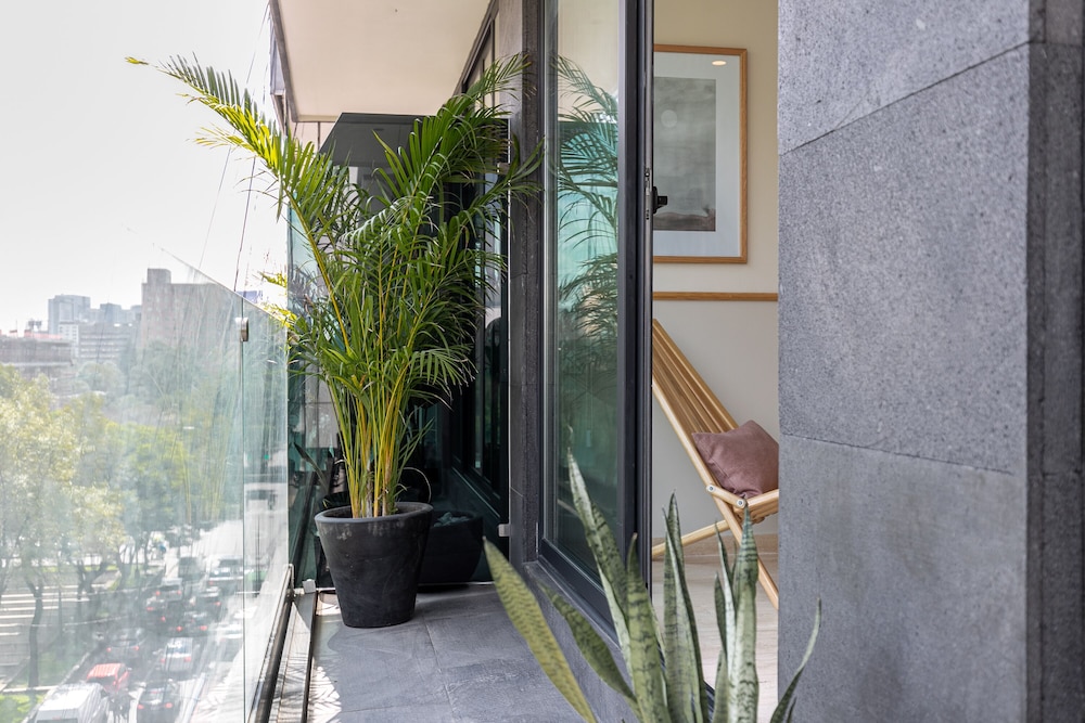 Standard Apartment with Balcony - Photo 5