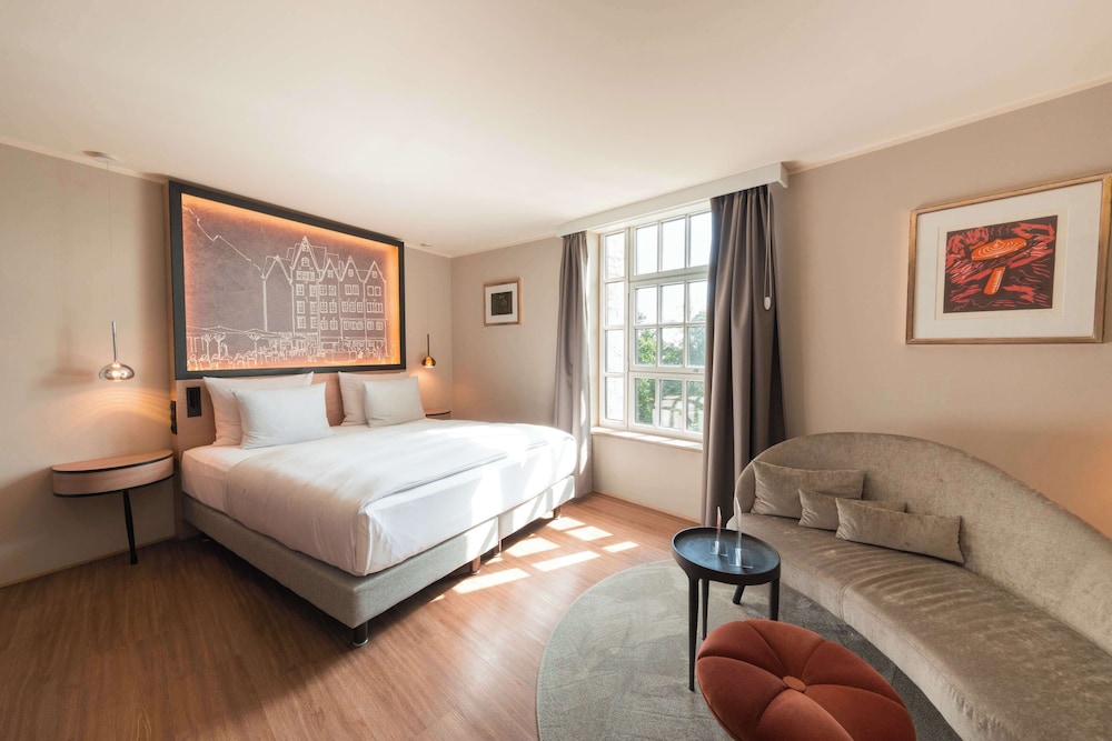 Standard Room, 1 Queen Bed (Aqua)