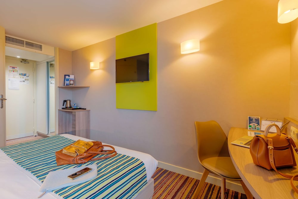 Standard Room, 1 Double Bed - Photo 8