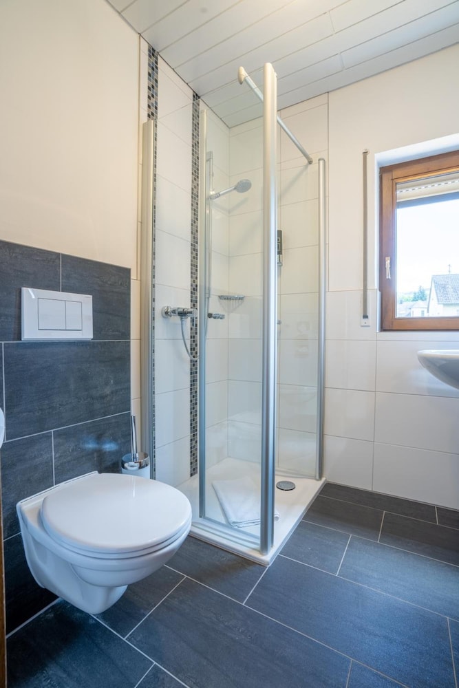 Standard Double Room, Ensuite photo 3