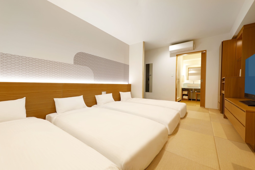 Traditional Quadruple Room - Photo 3