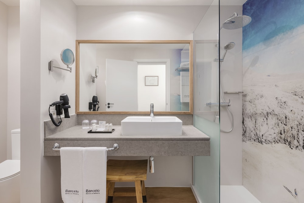 Junior Suite (3 adults + 1 child) photo 2